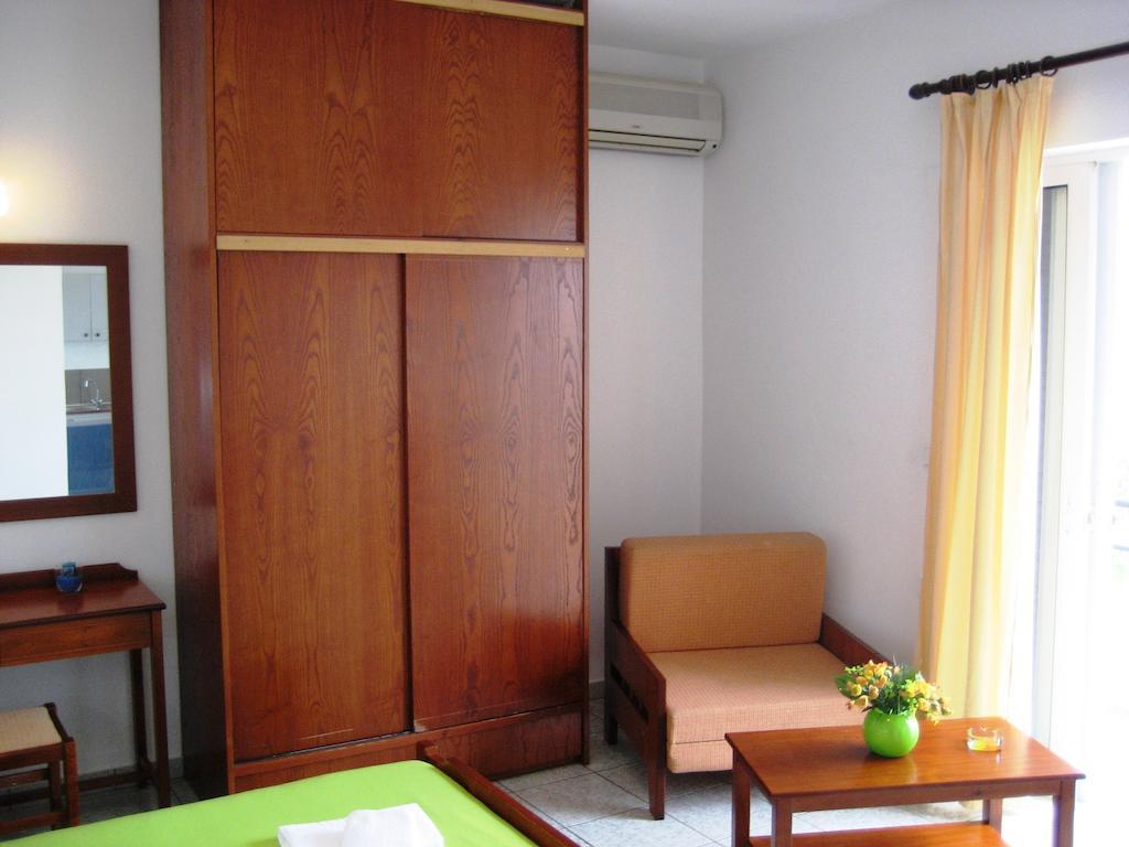Ouranos Studios Kalamaki  Room photo